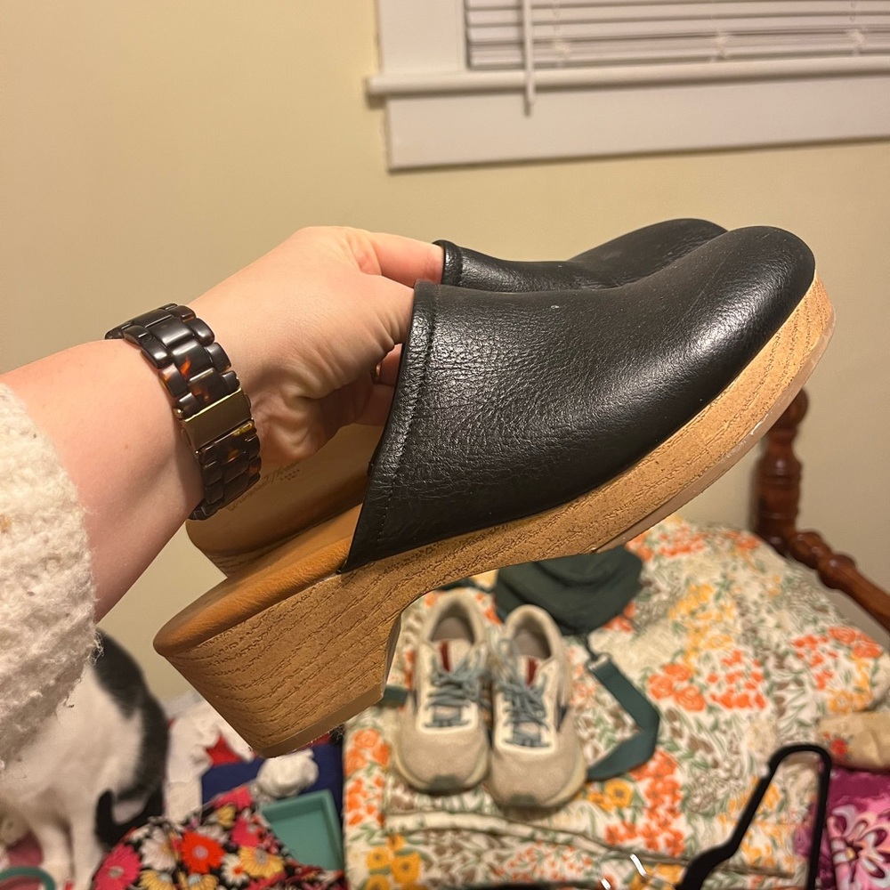 Universal Thread Black Wooden Clogs